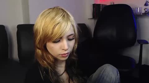                      100   online show from February 17, 9:30 pm