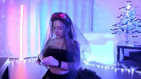 Snapshot of mary_julia chatting on November 16, 10:15 pm Julia online show from November 16, 10:15 pm