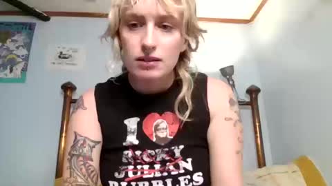 mary_lamb1212 online show from October 9, 11:03 pm