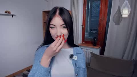 Snapshot of mary_loky chatting on December 5, 8:23 am Mary online show from December 5, 8:23 am