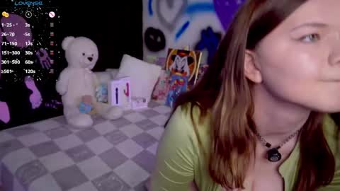 Mary online show from April 9, 5:29 pm