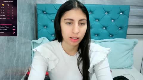 Snapshot of mary_mood_ chatting on December 18, 11:02 am Mary Moon online show from December 18, 11:02 am