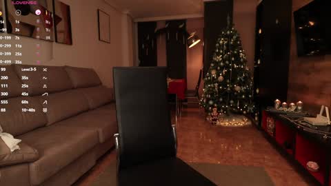 Snapshot of mary_rosse chatting on December 11, 1:37 am RebeCca online show from December 11, 1:37 am