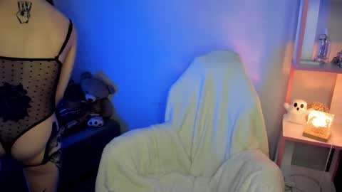 Mary GTM3Mon Wed Thu Sat Sun 0400 am-1030pm online show from October 29, 1:08 am