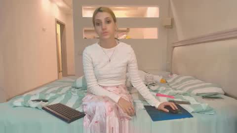 marya442004 online show from September 23, 9:29 pm