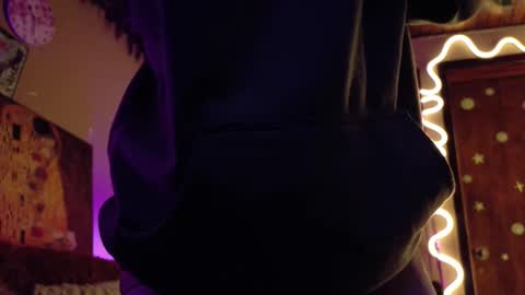     online show from January 8, 5:21 am