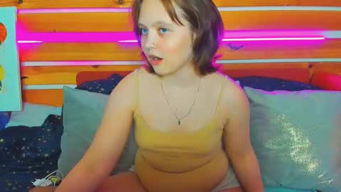 marybryantt online show from March 2, 8:21 am