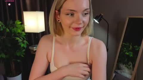 Mary online show from April 6, 1:14 am