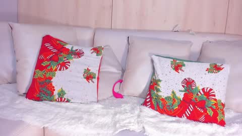 Snapshot of maryevans_ chatting on December 6, 3:22 pm online show from December 6, 3:22 pm