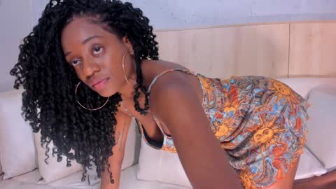 Snapshot of maryevans_ chatting on January 23, 3:43 pm online show from January 23, 3:43 pm