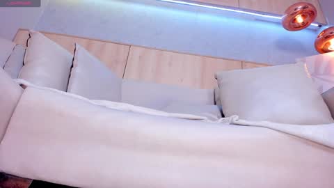 Snapshot of maryevans_ chatting on January 27, 4:22 pm online show from January 27, 4:22 pm