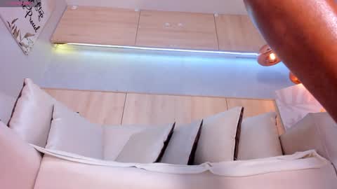 Snapshot of maryevans_ chatting on February 6, 12:37 pm online show from February 6, 12:37 pm