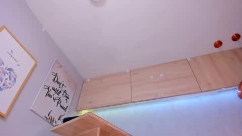 Snapshot of maryevans_ chatting on February 18, 12:06 pm online show from February 18, 12:06 pm