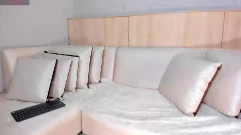 Snapshot of maryevans_ chatting on March 7, 12:01 pm online show from March 7, 12:01 pm