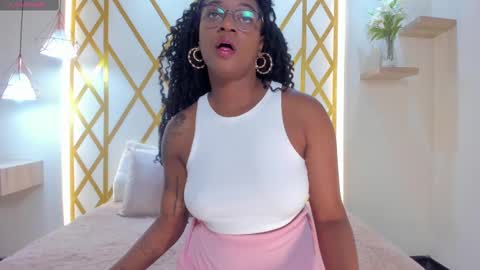 Snapshot of maryevans_ chatting on November 8, 12:49 pm online show from November 8, 12:49 pm