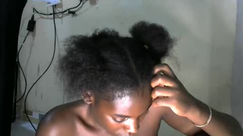 Mary online show from November 4, 8:30 pm