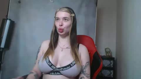 Snapshot of maryh0tlove chatting on May 4, 10:11 am maryh0tlove online show from May 4, 10:11 am