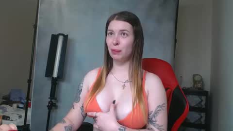 Snapshot of maryhotloves chatting on October 10, 1:54 pm MaryHotLoves online show from October 10, 1:54 pm