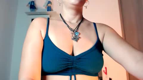 Snapshot of maryline_w chatting on September 13, 3:28 am maryline online show from September 13, 3:28 am