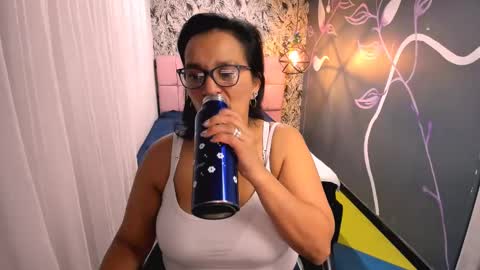 Snapshot of marylinmilf chatting on March 6, 11:09 pm Marylin online show from March 6, 11:09 pm