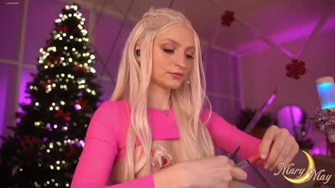 Snapshot of marylunamay chatting on December 30, 10:55 pm Mary online show from December 30, 10:55 pm