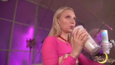 Snapshot of marylunamay chatting on September 21, 4:25 am Mary online show from September 21, 4:25 am