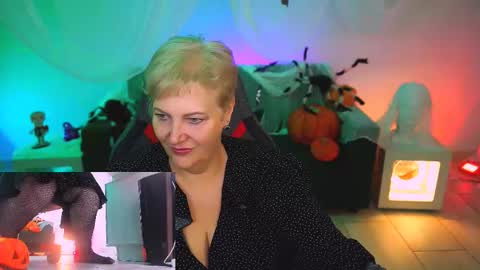 marymogan online show from October 31, 4:57 am