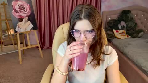 Snapshot of marymoorre chatting on November 23, 8:19 pm Mary online show from November 23, 8:19 pm