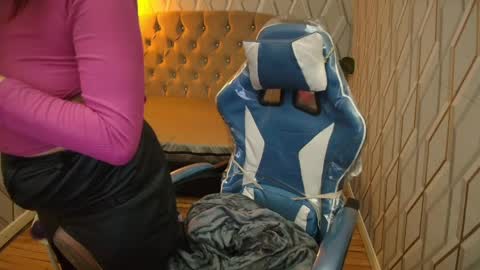 marymorgannn online show from April 9, 6:19 am