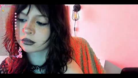 Snapshot of marynixoxo chatting on October 20, 9:32 am Mary x online show from October 20, 9:32 am