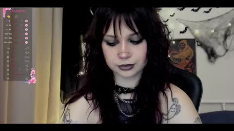 Snapshot of marynixoxo chatting on October 31, 9:21 am Mary x online show from October 31, 9:21 am