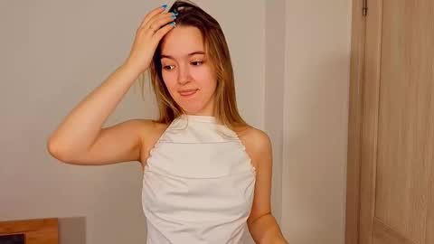 Snapshot of marysparkl chatting on December 4, 7:44 pm Mary online show from December 4, 7:44 pm