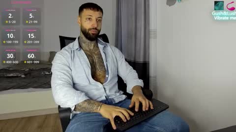 Snapshot of masculineguy69 chatting on November 22, 6:23 am masculineguy69 online show from November 22, 6:23 am