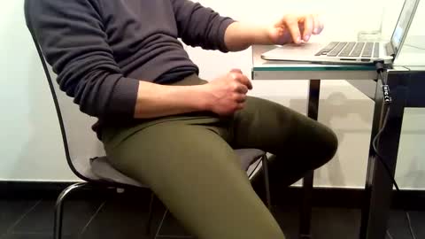 Snapshot of mask07 chatting on March 10, 8:01 pm Mask07 online show from March 10, 8:01 pm