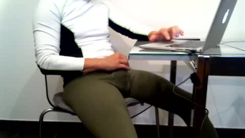 Snapshot of mask07 chatting on September 9, 4:17 pm Mask07 online show from September 9, 4:17 pm