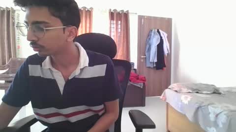 maskboyz2003 online show from January 20, 4:21 am