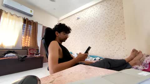 maskboyz2003 online show from October 1, 3:45 am