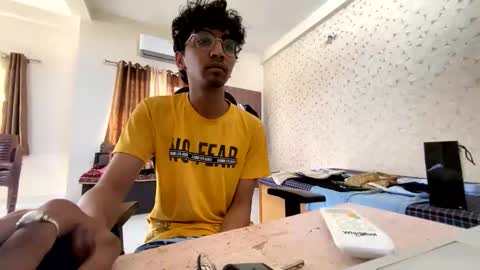 maskboyz2003 online show from October 19, 3:51 am