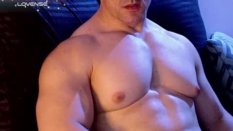 masked_bodybuilder online show from December 21, 10:19 pm