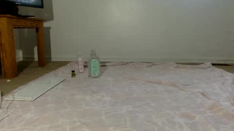 Snapshot of masked_femboy_stella chatting on September 26, 9:30 pm Masked Femboy online show from September 26, 9:30 pm