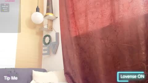 Snapshot of maskedgirl01 chatting on November 15, 7:43 pm Scarlet online show from November 15, 7:43 pm