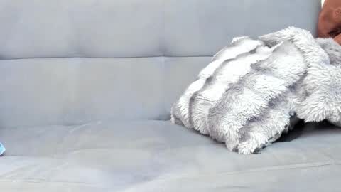 Snapshot of maskedgirl01 chatting on December 3, 7:23 pm Scarlet online show from December 3, 7:23 pm