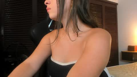 Snapshot of maskedgirl01 chatting on July 6, 7:16 pm Scarlet online show from July 6, 7:16 pm