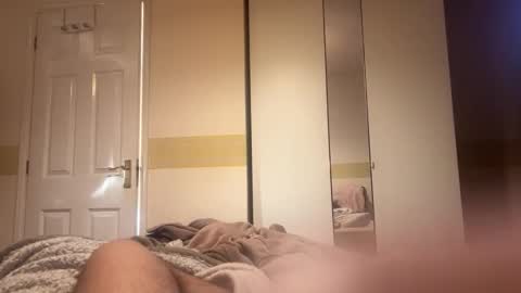 Snapshot of maskedsexuk chatting on February 17, 2:37 pm maskedsexuk online show from February 17, 2:37 pm