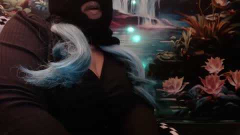 Snapshot of maskedxxxcouple chatting on December 4, 3:21 pm MaskedxXxCouple online show from December 4, 3:21 pm