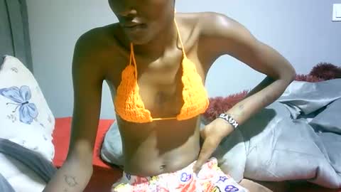 maskgang001 online show from December 19, 3:13 am