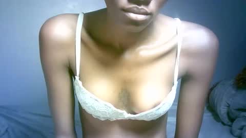 maskgang001 online show from March 26, 4:40 am