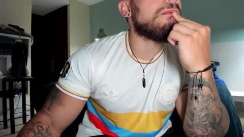 Snapshot of mason_fit chatting on December 5, 11:29 pm Mason Andre online show from December 5, 11:29 pm