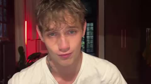 Snapshot of mason_gallagher chatting on November 16, 9:20 pm Mason online show from November 16, 9:20 pm