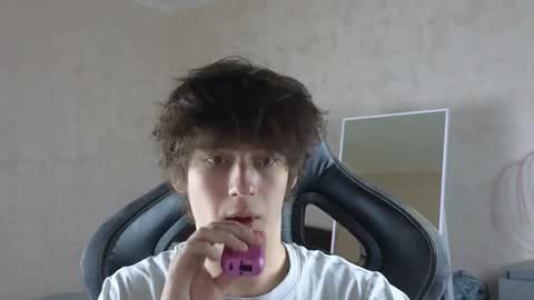 Snapshot of mason_jr chatting on October 21, 7:14 pm mason_jr online show from October 21, 7:14 pm